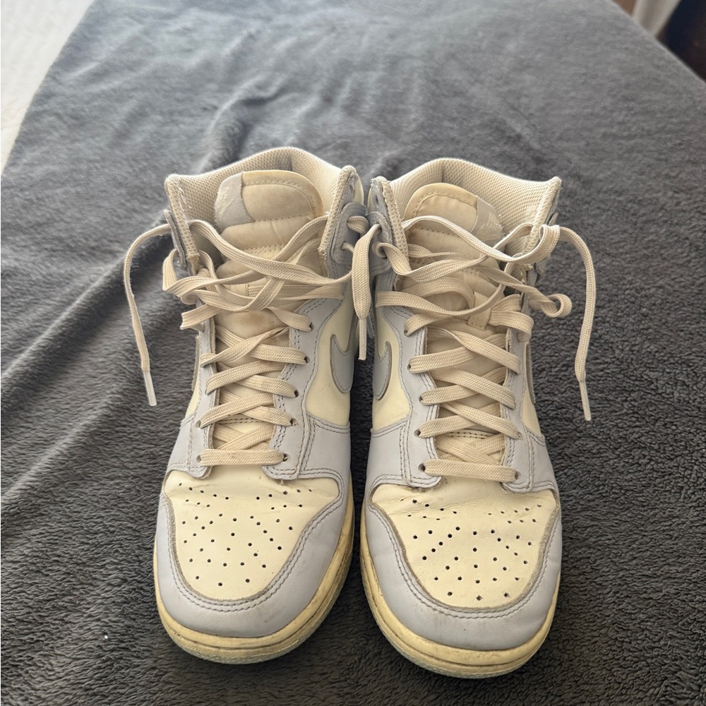 Nike High-Top Sneakers in Beige and Light Gray